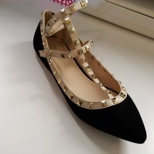 NWOT Pointed Toe Studded Flats